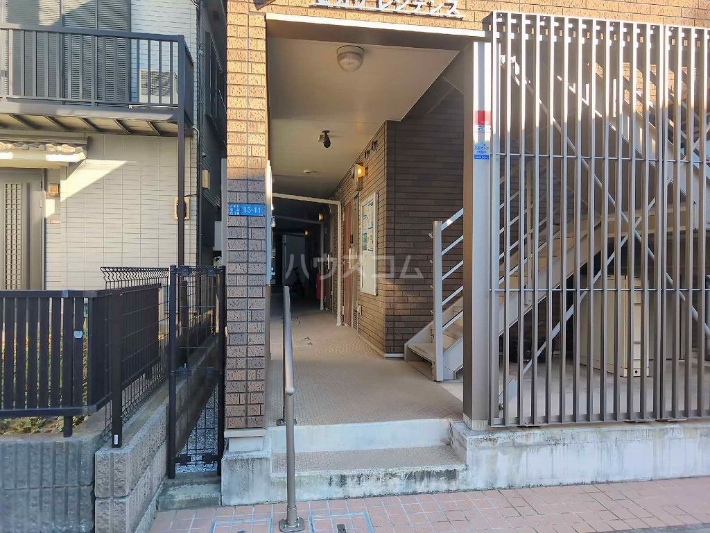 17/25 エントランス