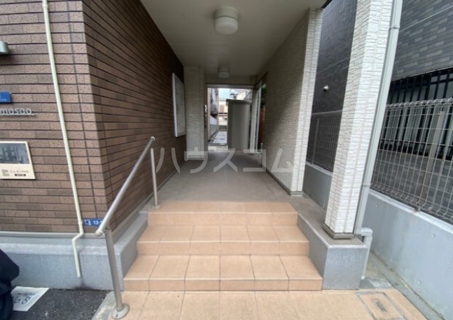 14/21 エントランス