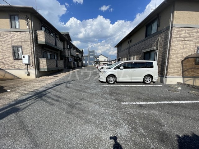 28/30 駐車場