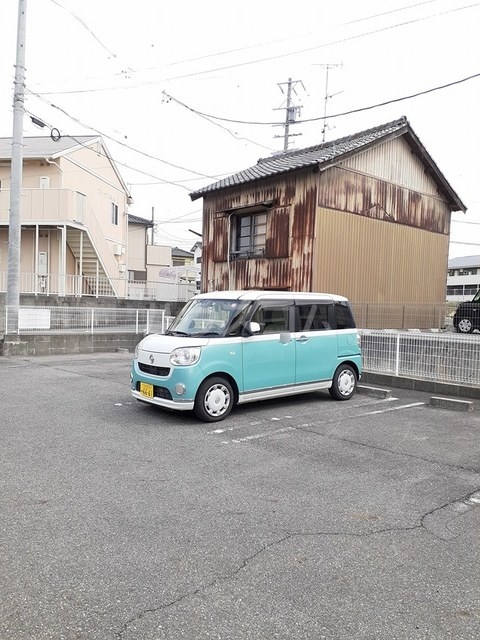 2/5 駐車場