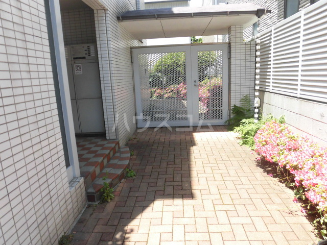 22/30 エントランス