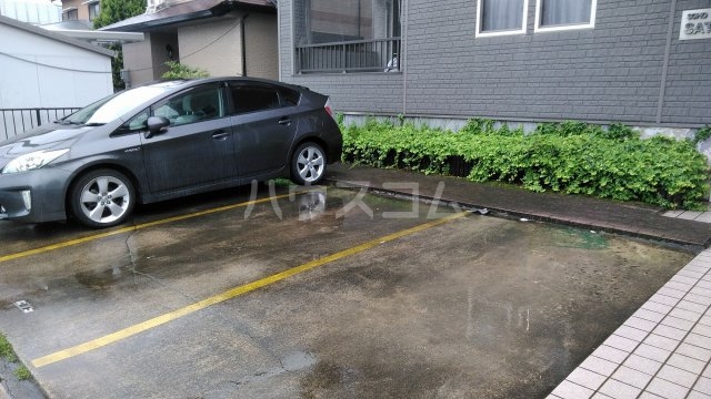 22/30 駐車場