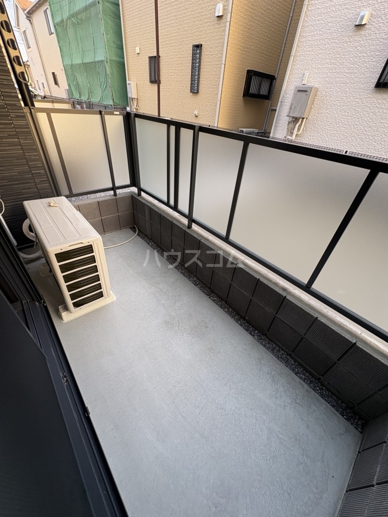 19/27 バルコニー