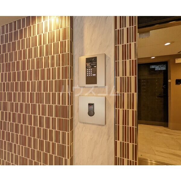 14/23 エントランス