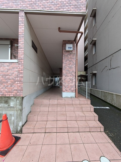 21/24 エントランス