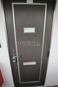 16/20 エントランス