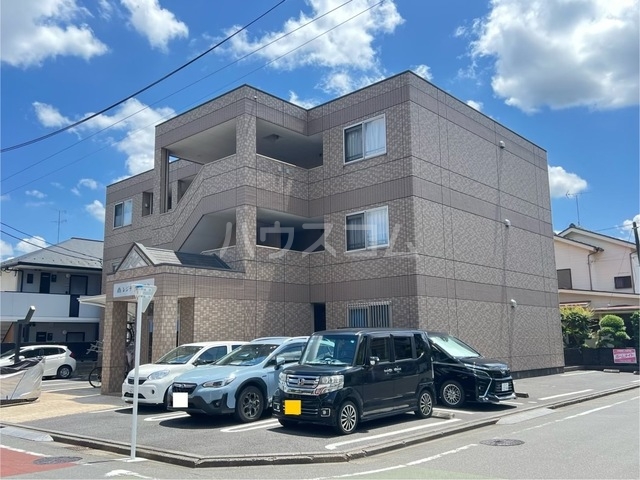 レクサスヴィラの駐車場