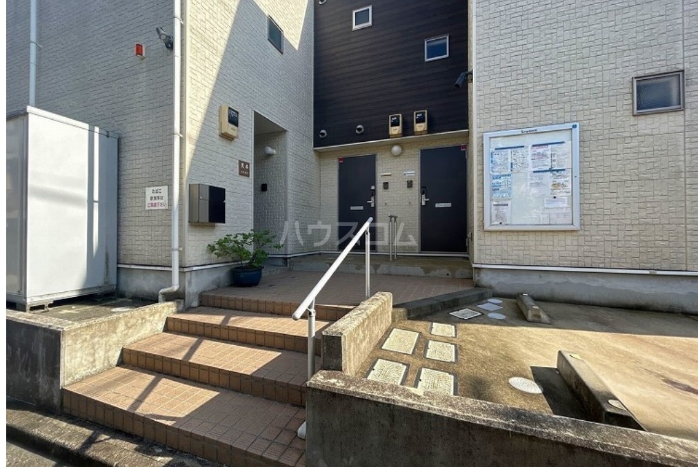 16/18 エントランス