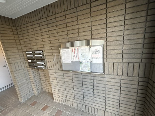 28/30 エントランス