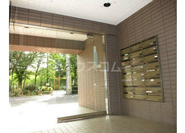 18/22 エントランス