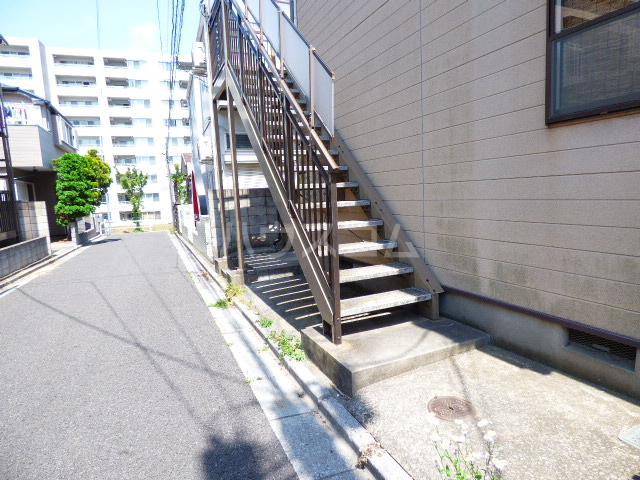 24/30 エントランス