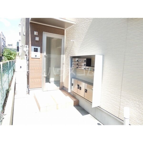 15/17 エントランス