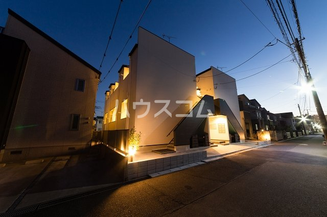 16/25 エントランス