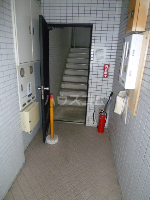 26/30 エントランス