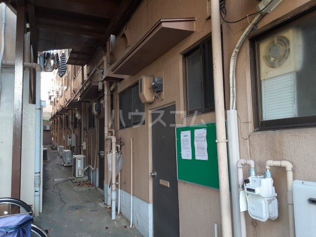 25/30 エントランス