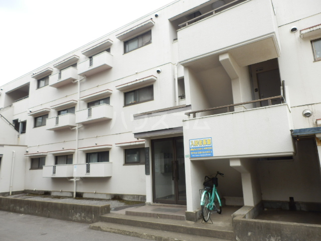 27/30 エントランス