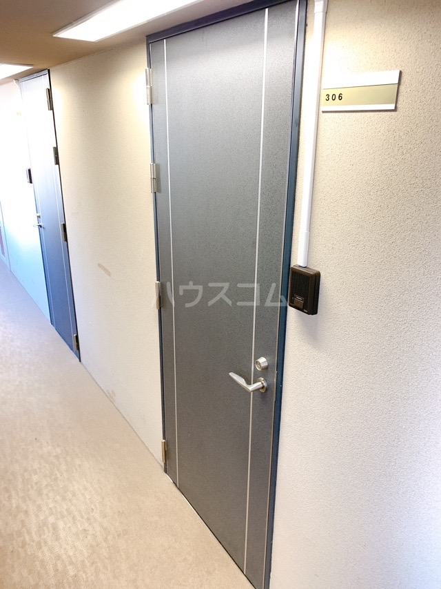 21/30 エントランス