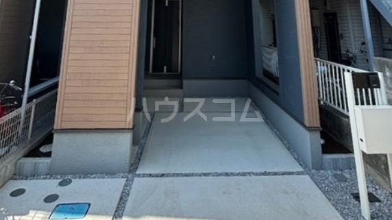 16/27 エントランス