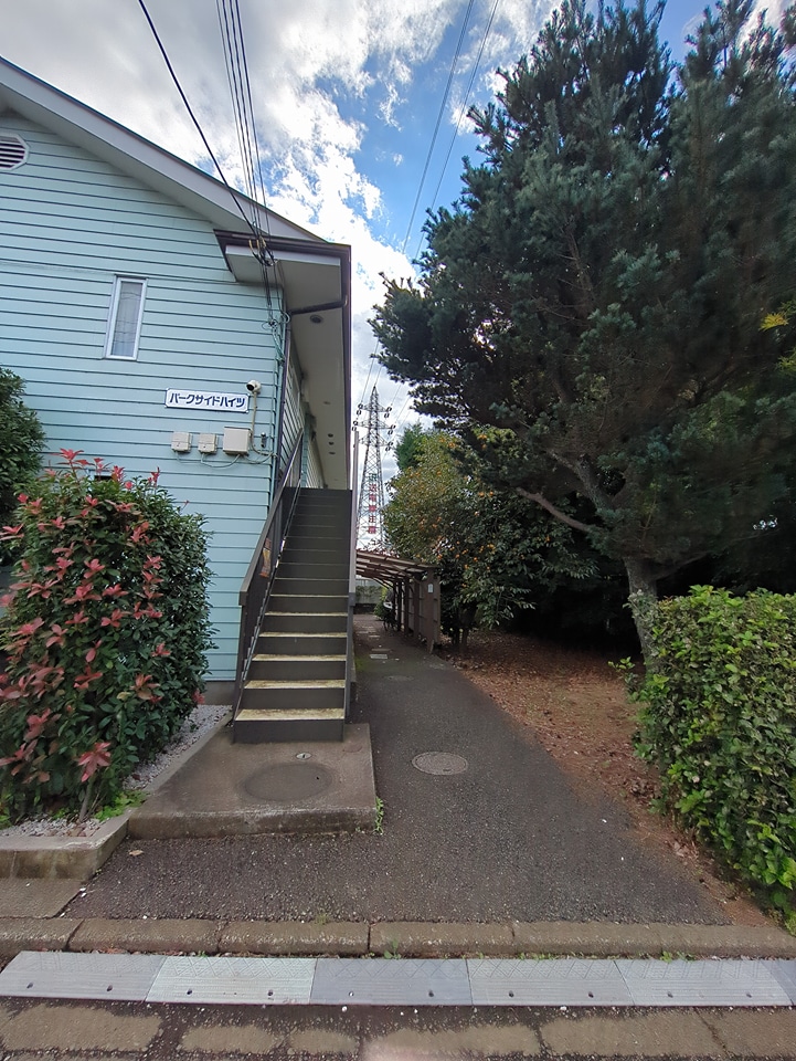 27/30 エントランス