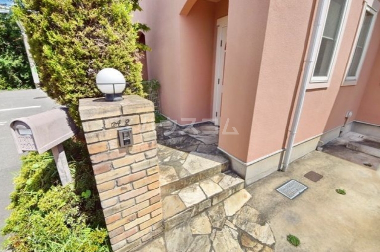 25/30 エントランス