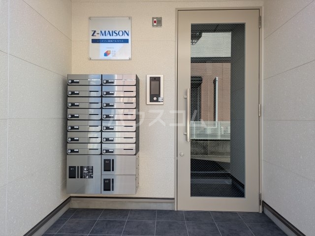 24/30 エントランス