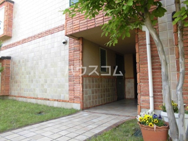 18/22 エントランス