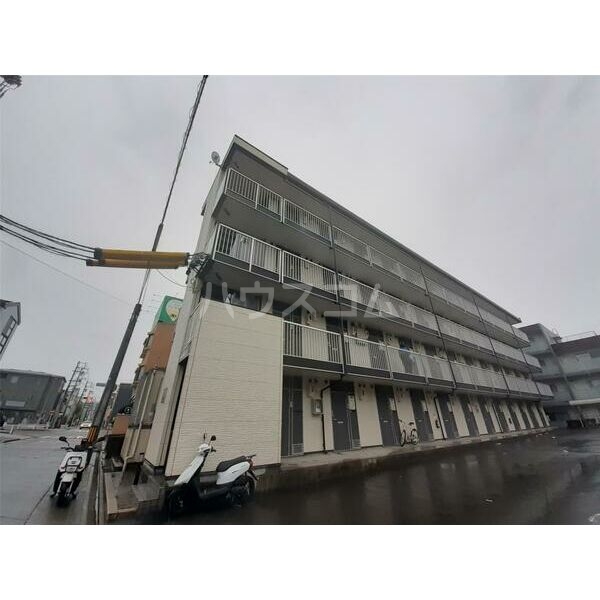 17/19 エントランス