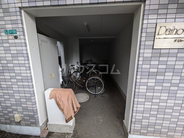 16/25 エントランス