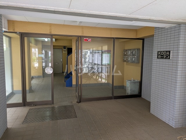 2/3 エントランス