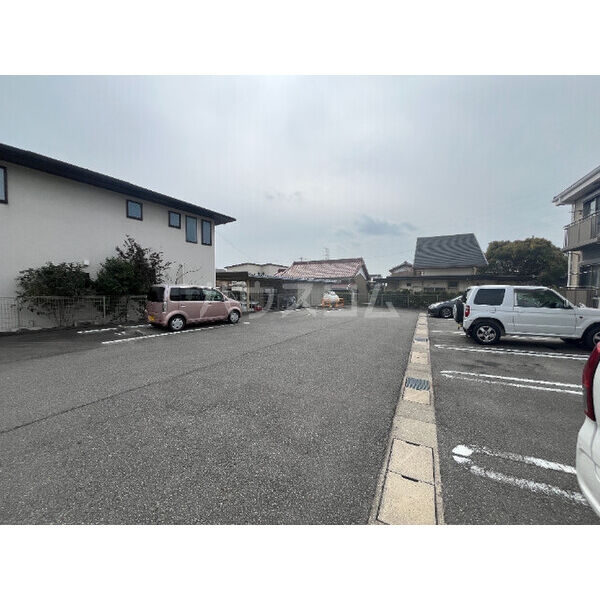 17/27 駐車場