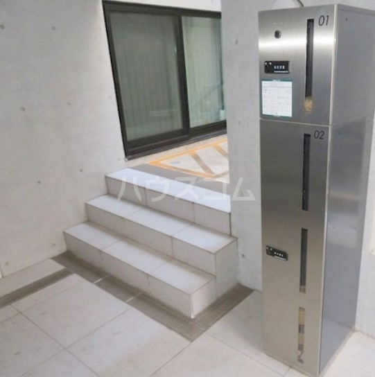 13/23 エントランス