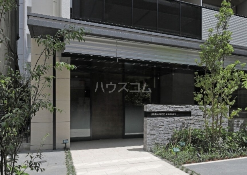 19/30 エントランス