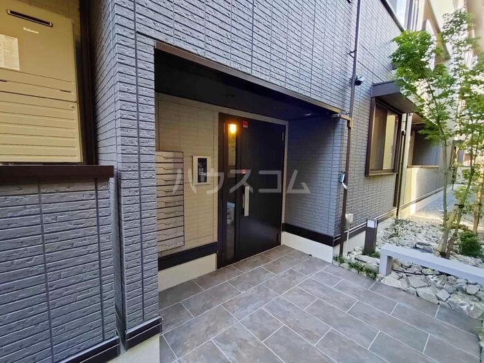 22/30 エントランス