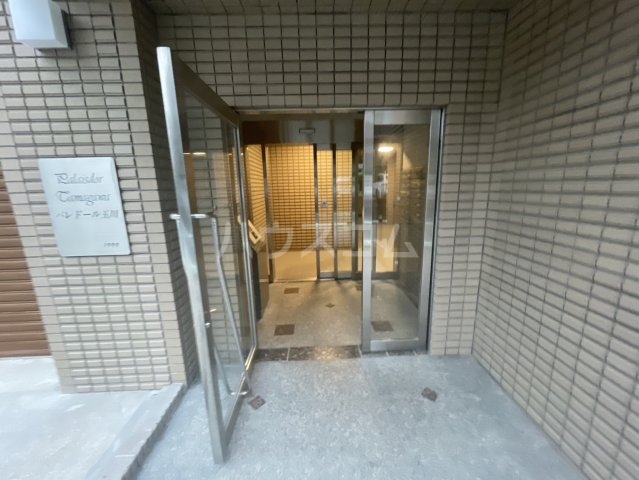 23/30 エントランス