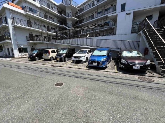 24/29 駐車場
