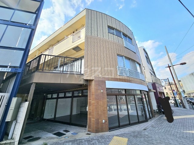 クロス五本木の外観