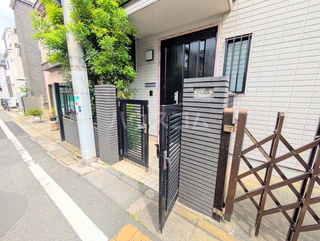 21/26 エントランス