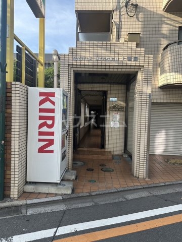 20/29 エントランス