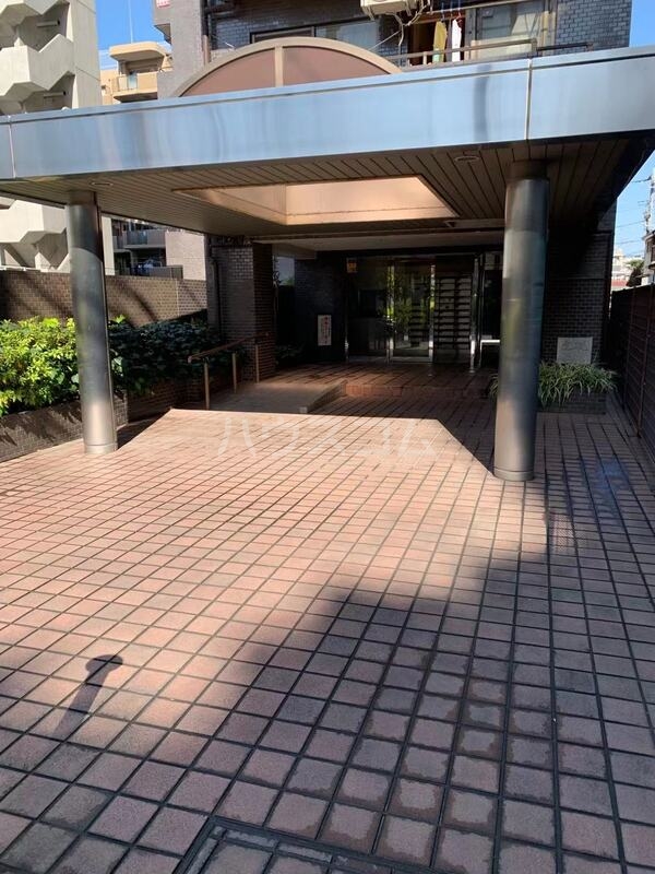 16/26 エントランス