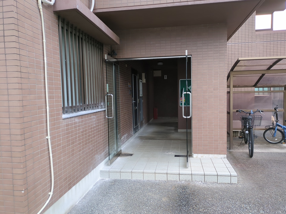 2/3 エントランス