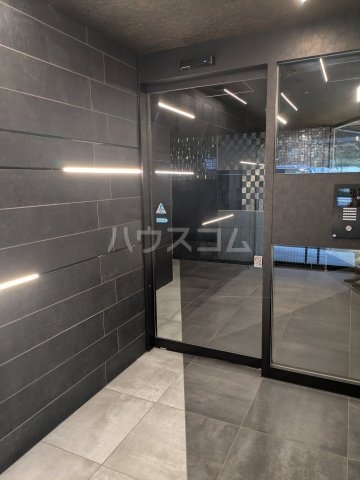 24/30 エントランス