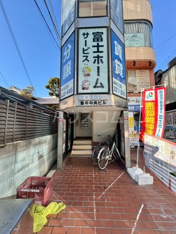 21/30 エントランス