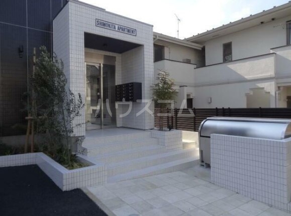 16/19 エントランス