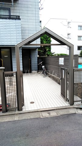 21/28 エントランス