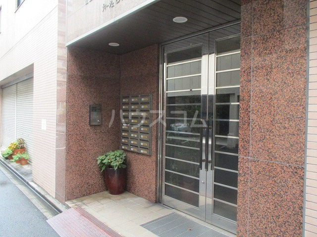 21/29 エントランス