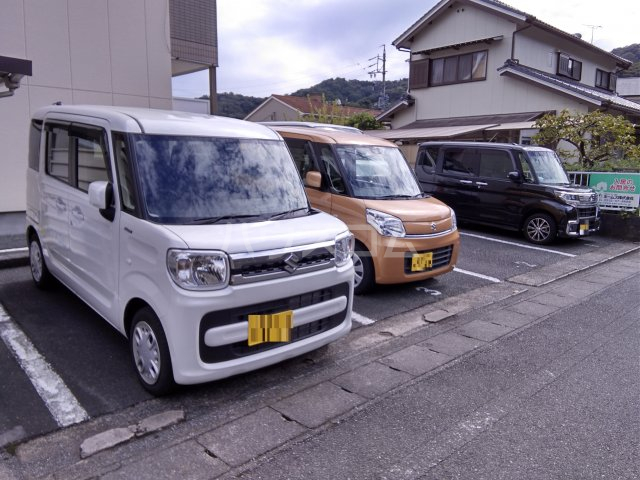 28/30 駐車場