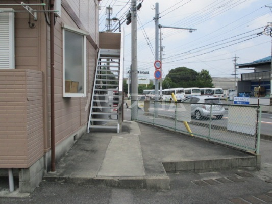 17/27 エントランス