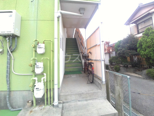 28/30 エントランス