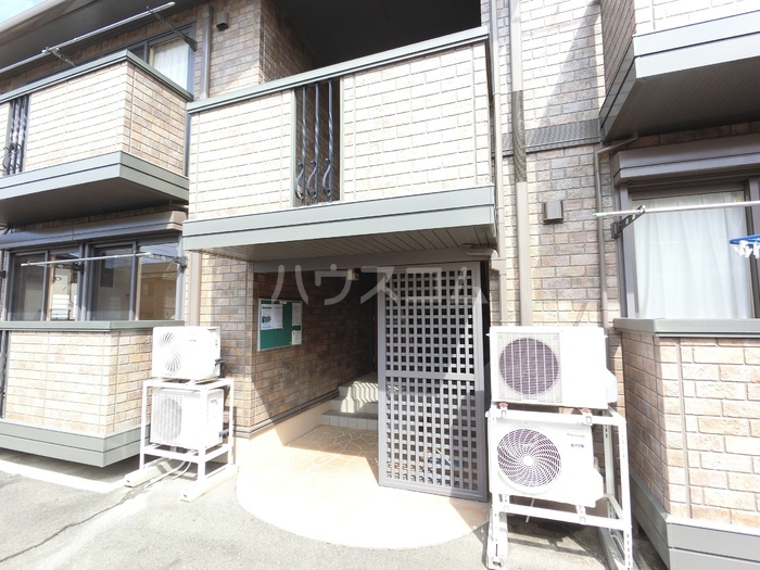 2/5 エントランス