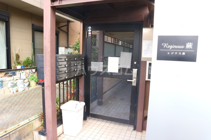 29/30 エントランス